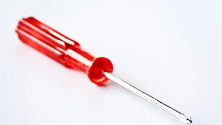 Master the Basics of Using a Screwdriver Correctly